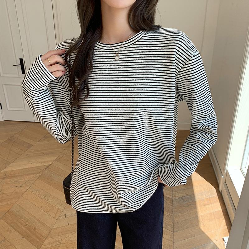 

2 Crew Neck Striped Bottom Shirt Women s Autumn and Winter Lazy Wind Loose and Skinny Versatile Shirt Long Sleeve Top One size fits 90-65kg белый