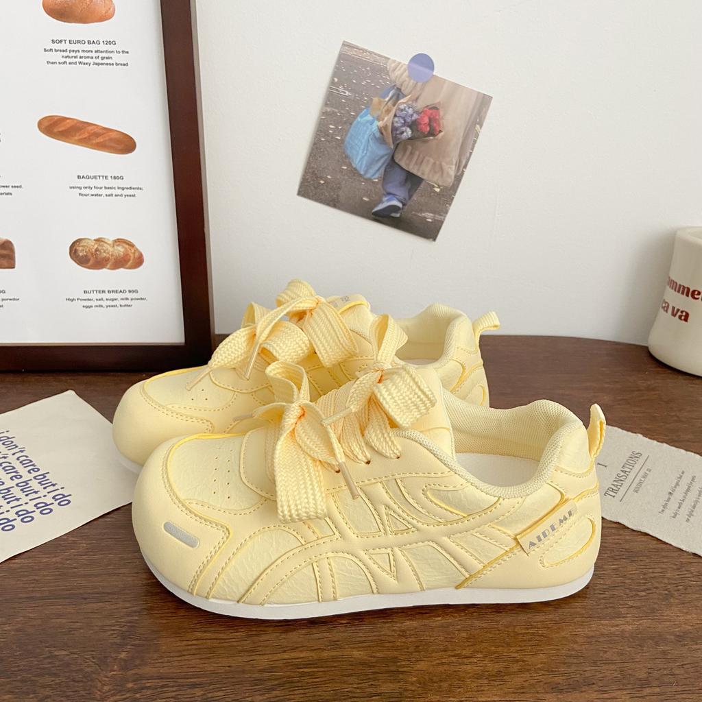 Ugly cute flat-soled little white shoes women's moral training 2025 summer new chic niche design puffs breathable student board shoes