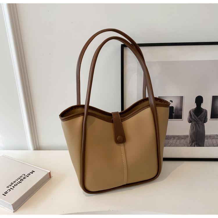 

Популярные сумки для женщин этой осенью и зимой новая корейская версия ретро большая вместимость для учебы и работы сумка через плечо модная сумка-тоут