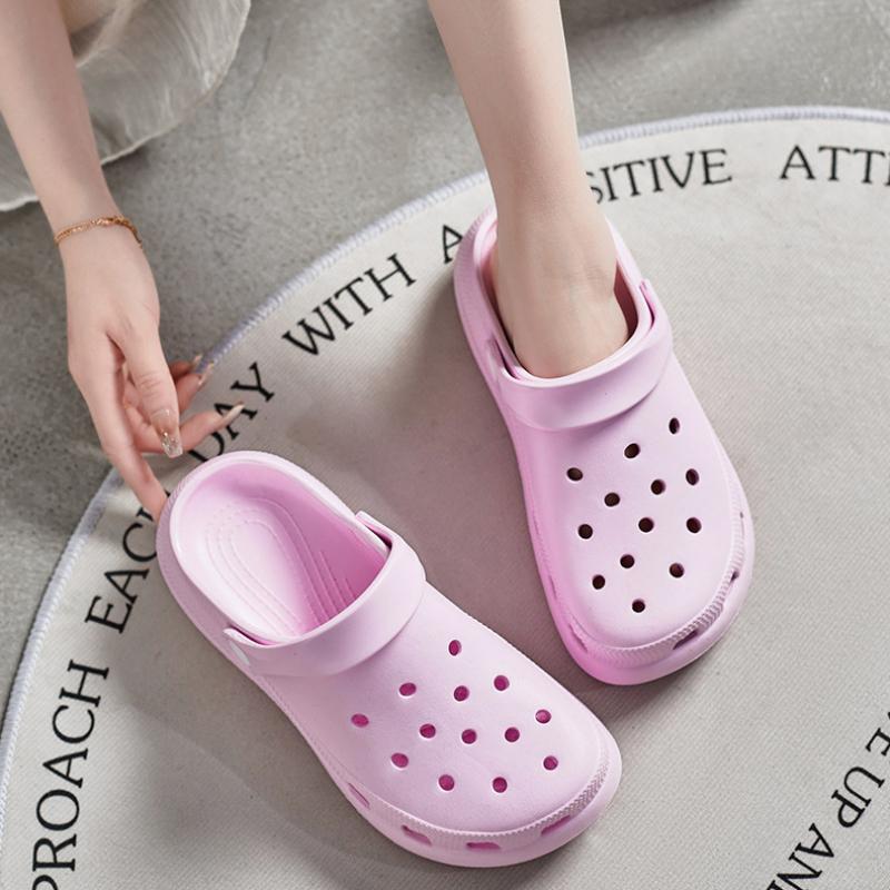 Men's Hole Shoes Are Odorless, Slip Resistant, and Non Abrasive, with Thick Soles for Wearing Slippers and Couple Summer Sandals