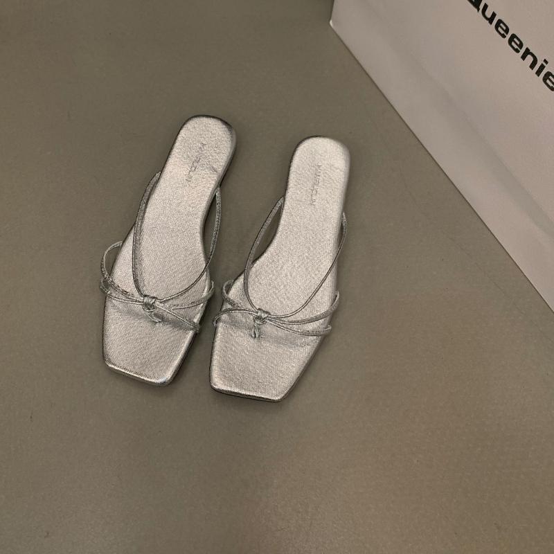 Fashion Summer Slippers Women's Shoes 2025 New Flat Flip Flops Comfortable Non Slip Outdoor Beach Shoes Fashion French Women Slippers