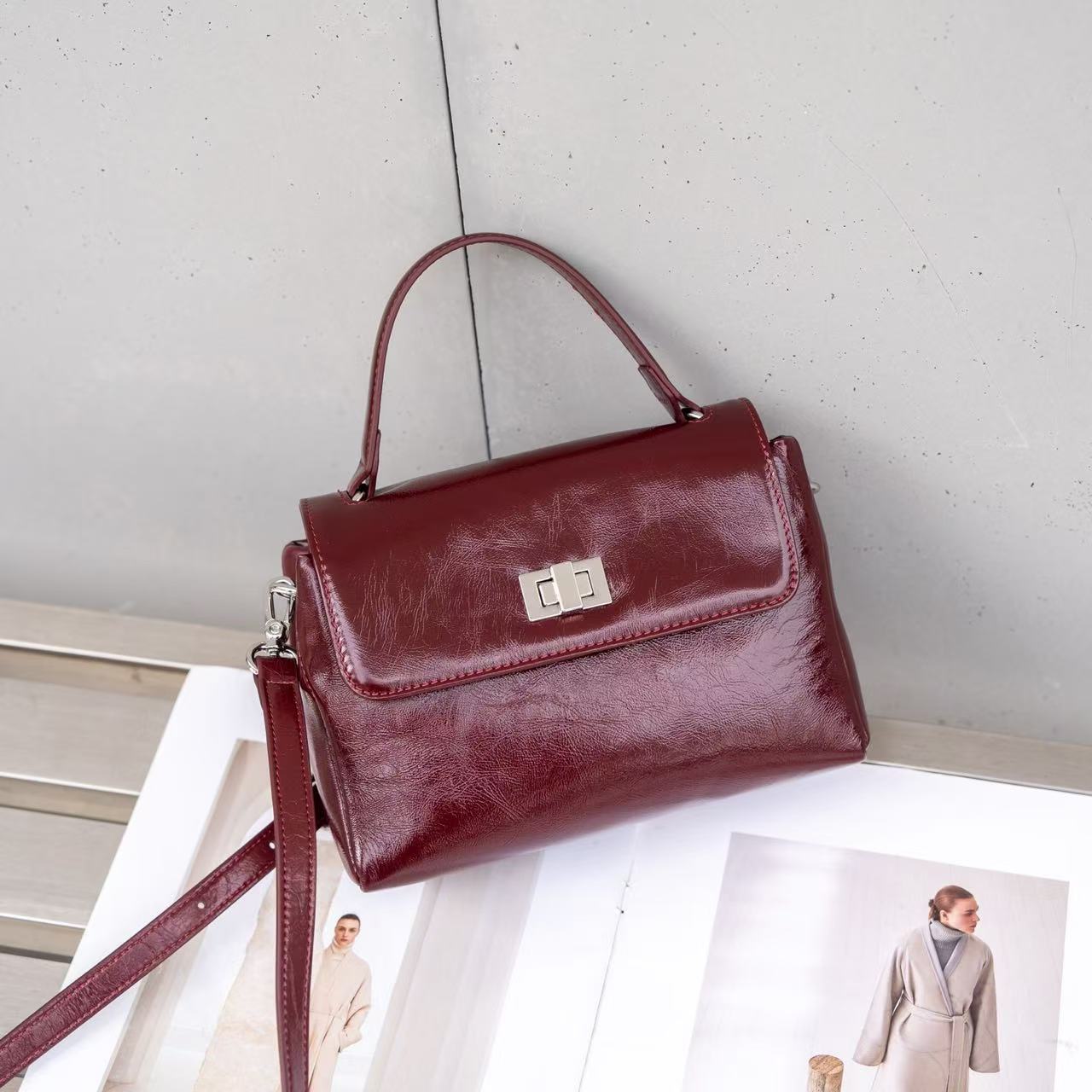 

Real Leather Handbag Small Bag Womens 2025 New Style And High-end Sense Large Capacity Comfortable Single Shoulder Crossbody Bag 21x8x15cm вино красного