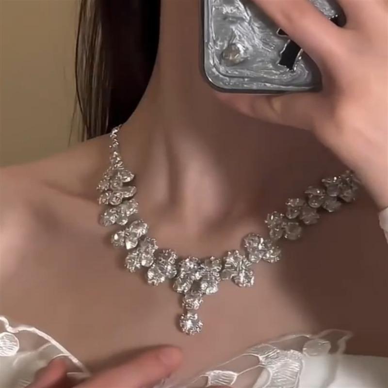 Super Flash Full Diamond Zircon Fringed Necklace Earrings Set Light Luxury High-end Temperament Collarbone Chain Dinner Accessories Wholesale