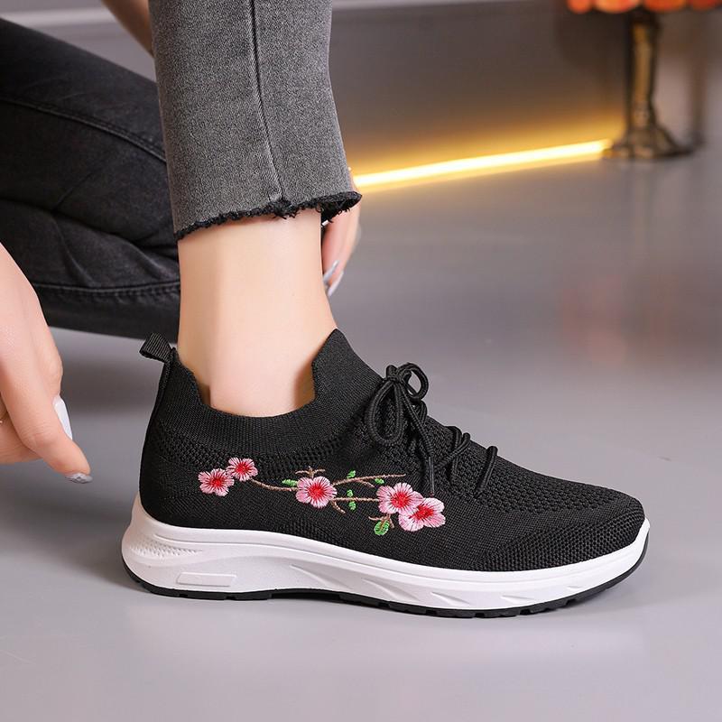 Fashion Spring Summer Yellow Shoes For Women Sports Mesh Breathable Shoes Flat Sneakers Flowers Embroidered Shoes Red Running Shoes