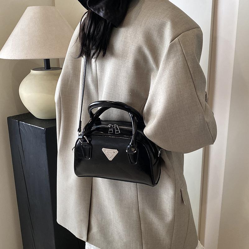Bag Single Shoulder Oblique Retro Casual Korean Version Feeling New Winter Versatile Women's Bowling Fashion 2025