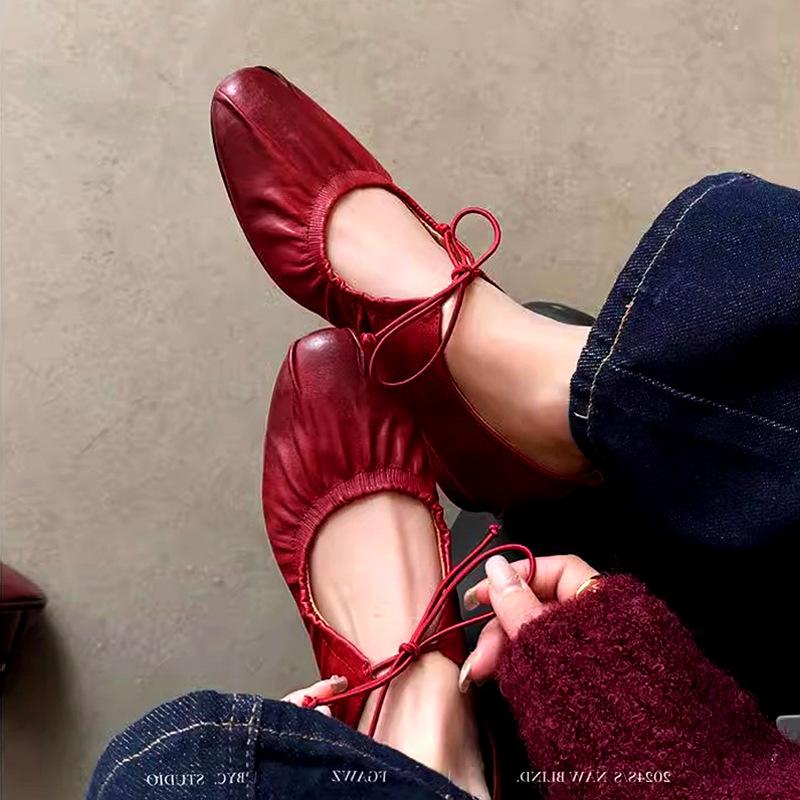 

Версия из овчины ретро туфли на плоской подошве на шнуровке женские плиссированные мягкая подошва мягкая поверхность не устают ноги туфли для подружек невесты для китайской свадьбы красные 40 красный