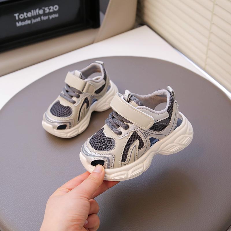 

Детские спортивные сандалии с полыми отверстиями, противоскользящие, для мальчиков и девочек, повседневная обувь, мягкая подошва, лето 2025, новая детская обувь для ходьбы, удобная 21 серый