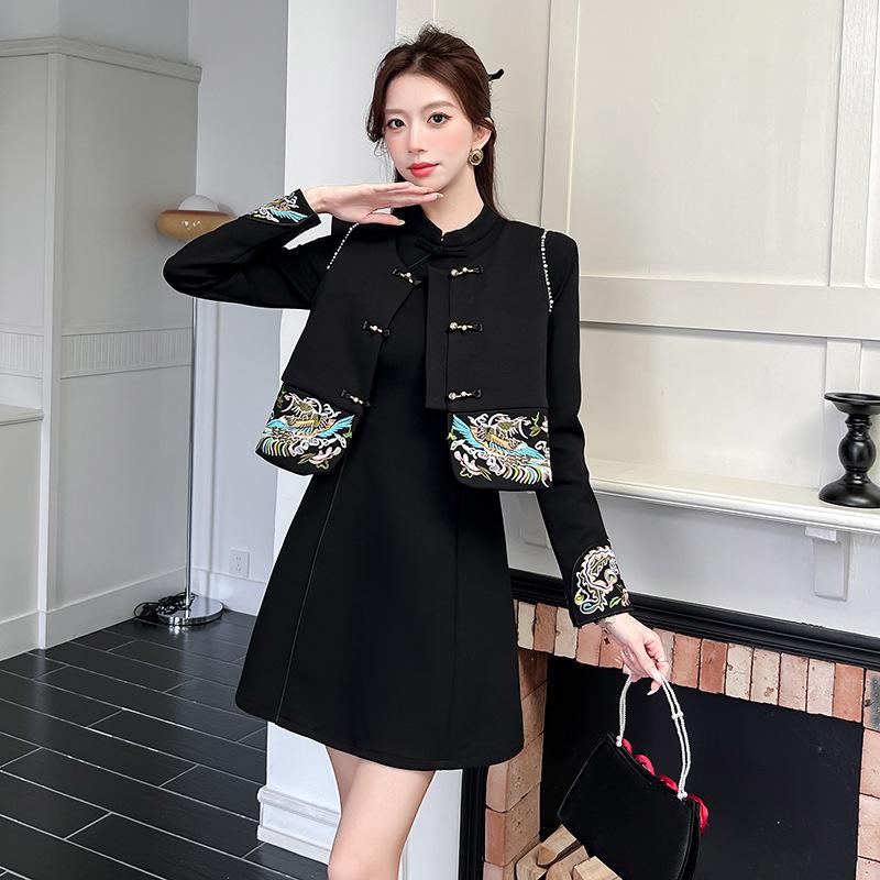 2026 Spring New Arrival: Embroidered Retro Dress & Heavy Embroidered Vest in Chinese National Style