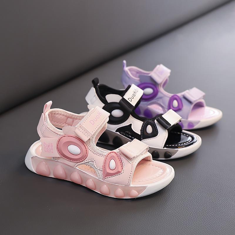 Girls sandals summer 2025 new little girl non-slip soft-soled princess shoes non-slip medium and older children's beach shoes