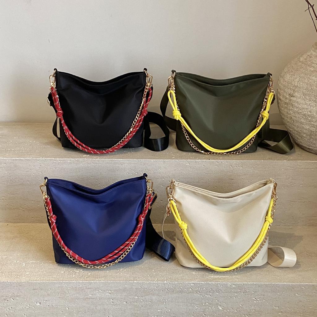 Popular Women's Bags Summer Versatile 2025 Design Lightweight Niche Simple Foreign Style Tote Bag Commuter New Shoulder Bag