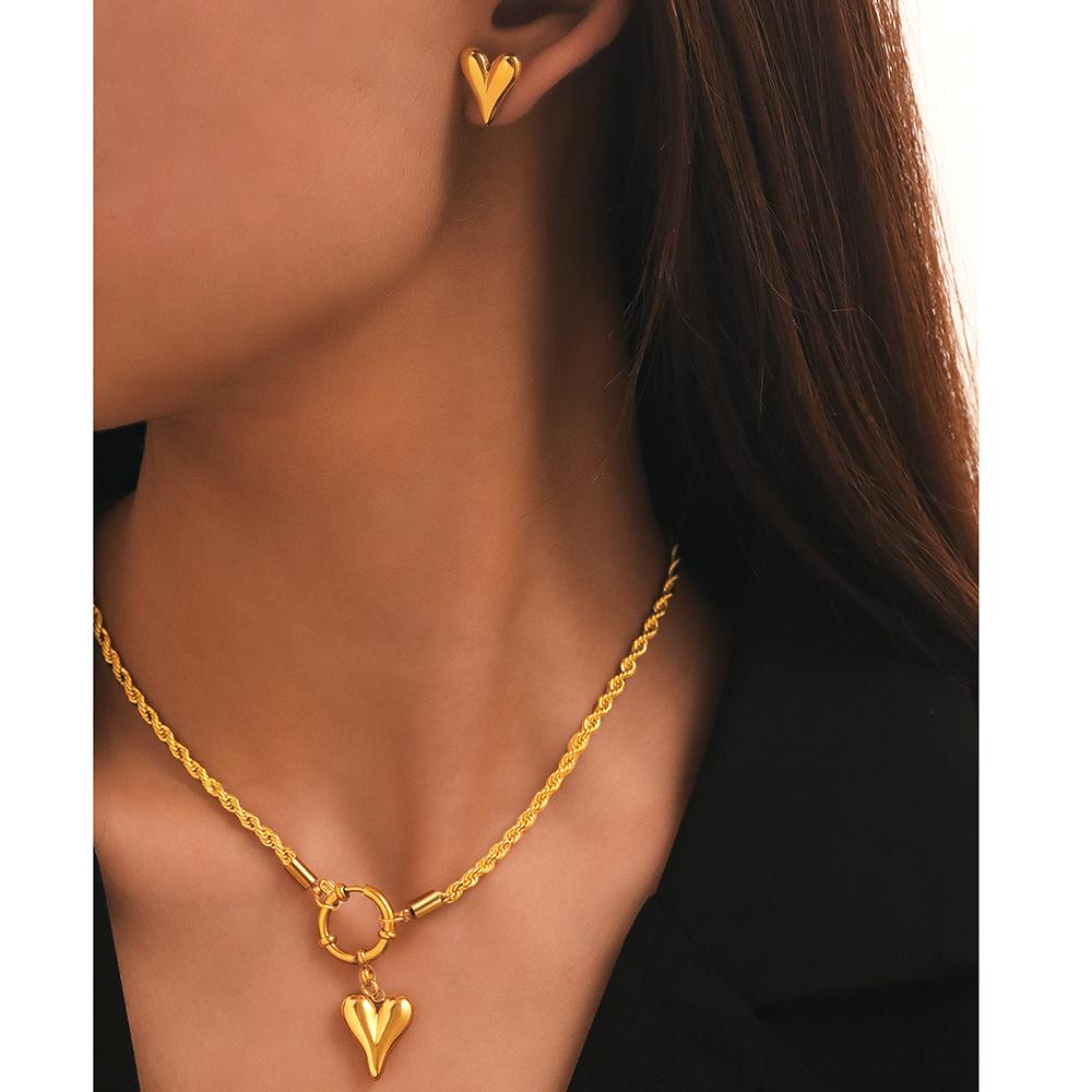 Stainless Steel Necklace Superior Feeling Delicate Twist Chain Chic Heart Pendant Gorgeous Necklace For Women Zircon Handmade