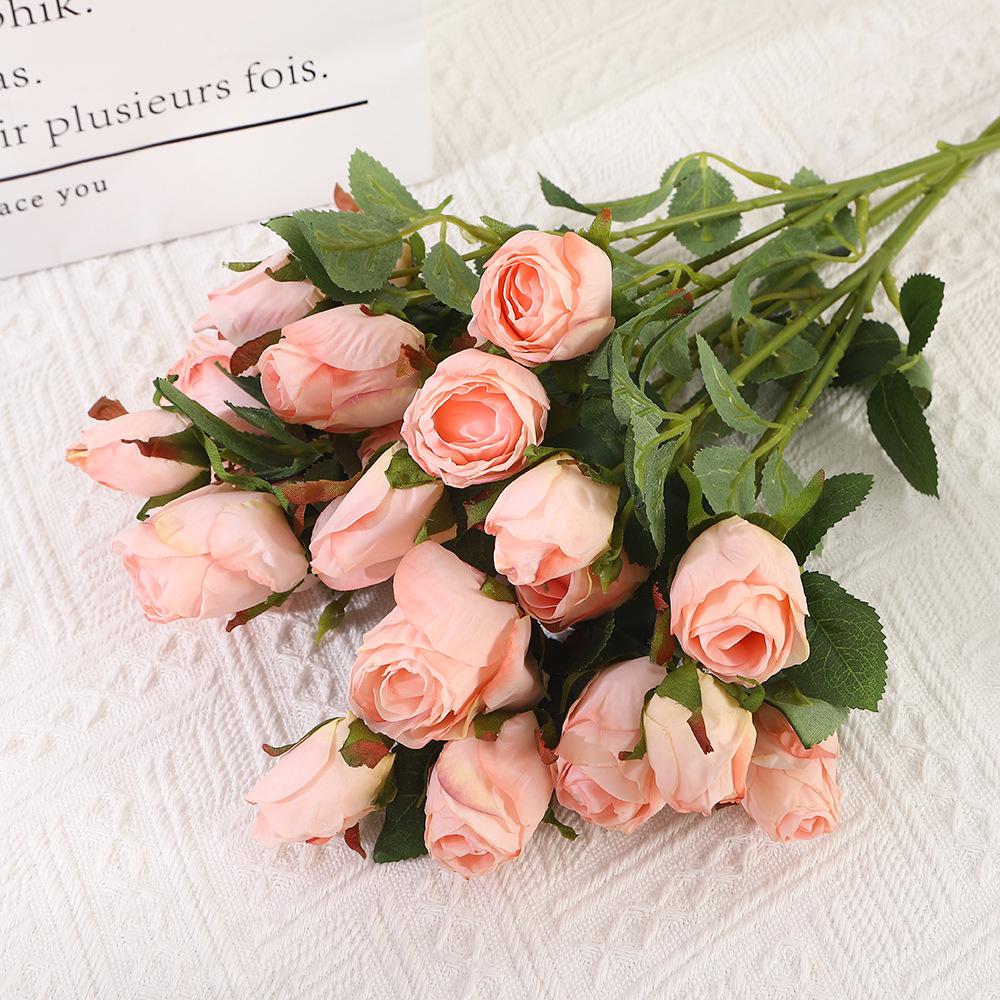 Vintage-Look getrocknete künstliche Blumenstrauß mit verbrannten Rändern und Rosen