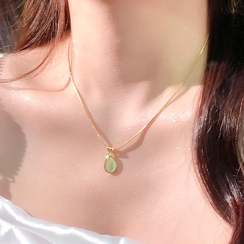 

S925 Silver Teardrop Necklace for Women - Versatile High-End Clavicle Chain & Snake Bone Pendant Choker Silver Plated