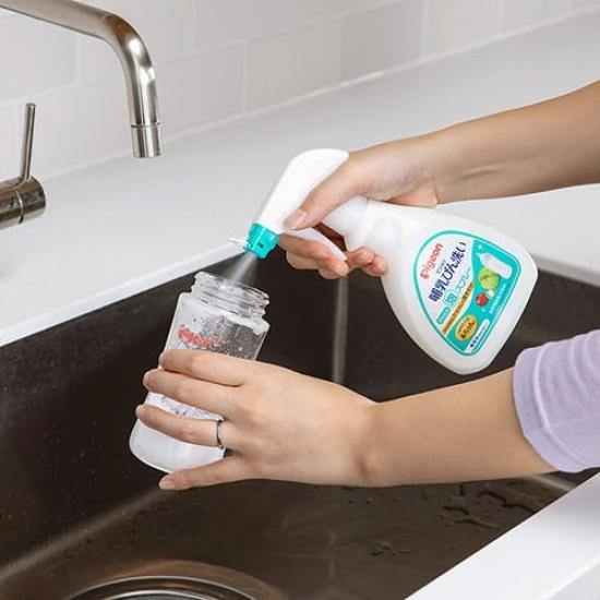 Pigeon Baby Bottle Cleaning Easy Foam Spray (270ml X 1 Bottle + 250ml X 2 Refills) - No Artificial Colors, Fragrances, or Phosphorus.