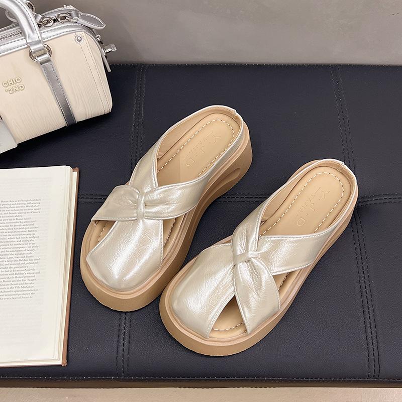 

Мягкая сумка на голове, толстая подошва, увеличивающая рост, женская верхняя одежда, лето, новые модные универсальные шлепанцы на одной подошве, крутые 40 шампанского