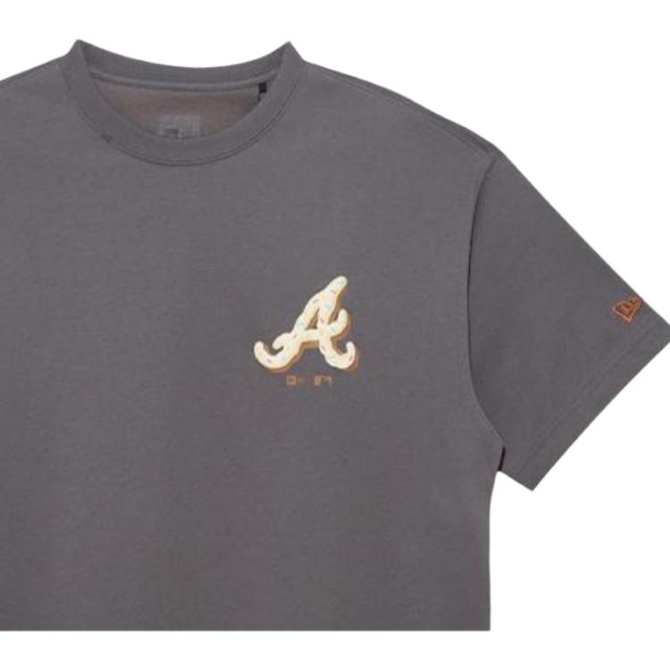 New Era MLB Atlanta Braves Cartoon Car Print Crew Neck Short Sleeve T-Shirt Men Tops Gray 13718774