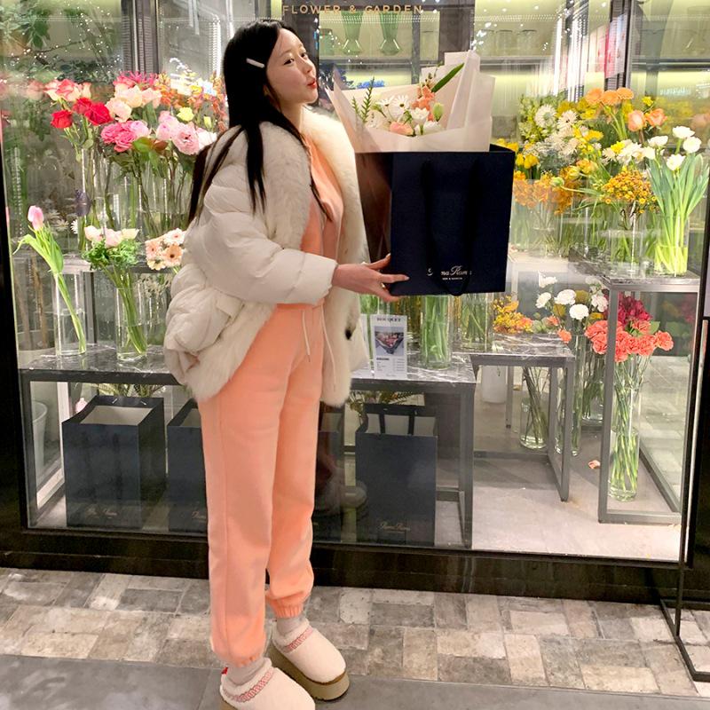 2025 Korean-Style Women’s Trendy Velvet Sweatshirt & Jogger Set – Comfy Casual Sportswear for Fall & Spring
