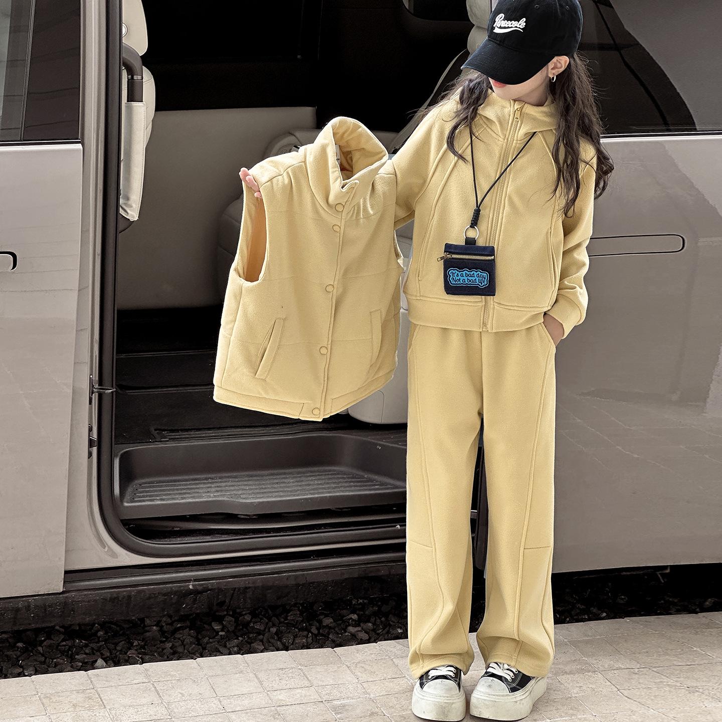 

Girls 2025 Autumn/Winter Fleece Set: Thickened Sweatshirt with Vest, Three-Piece Ensemble for Big Kids 150 cm жовтий