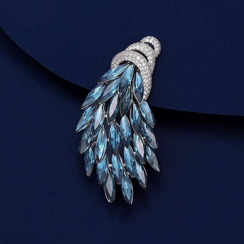 A High-end and Elegant Women's Crystal Wheat Ear Brooch with A Light Luxury and High-end Feel