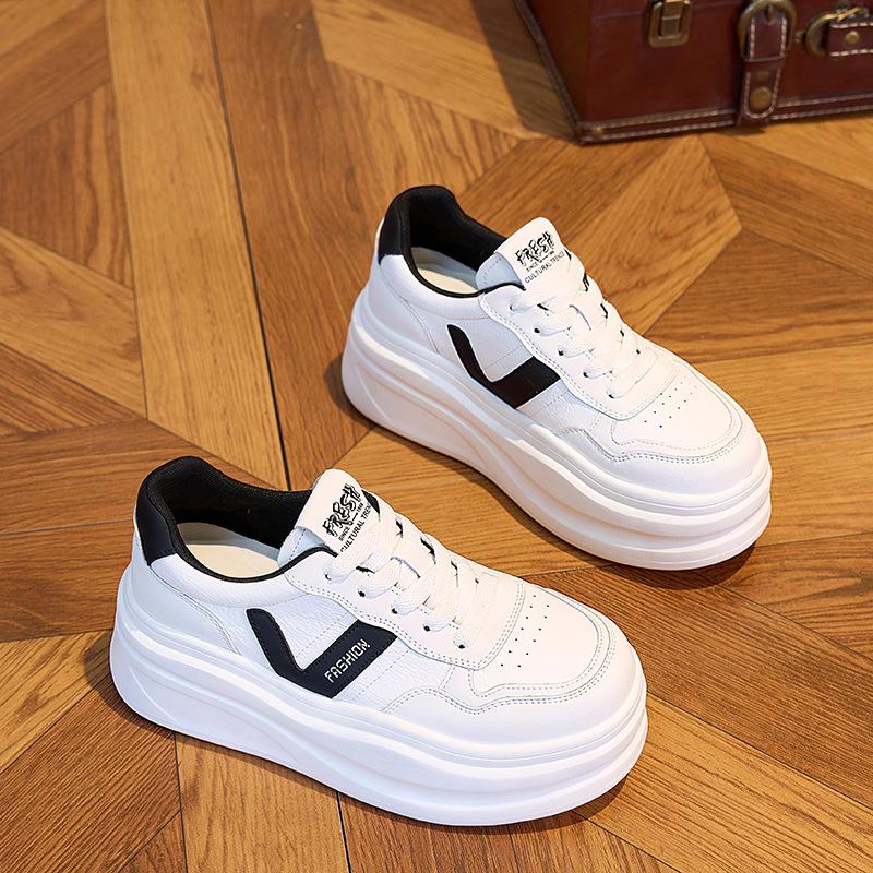 

Кожаные маленькие белые туфли женские 2025 весна новые на плоской подошве корейская версия универсальная повседневная обувь популярные удобные студенческие женские туфли 40