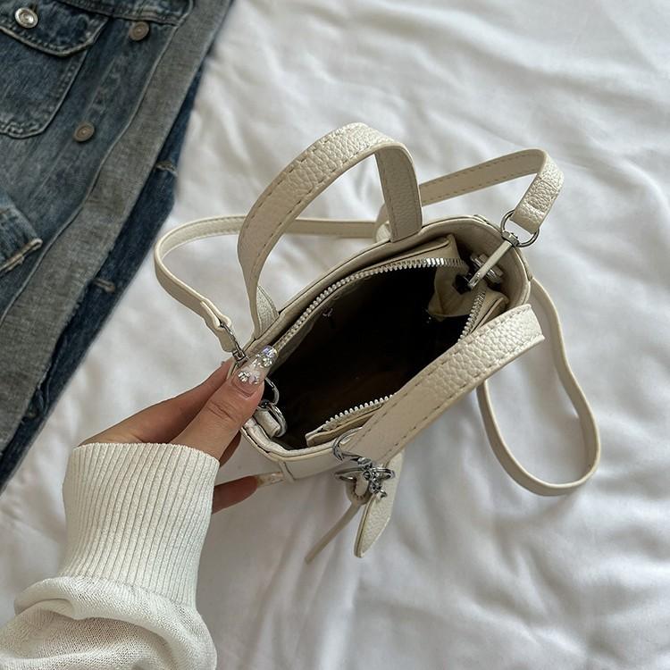 Korean Version of Trendy Love Pendant Hand Carrying Small Square Bag Women's 2025 Summer New Solid Color Shoulder Messenger Mobile Phone Bag