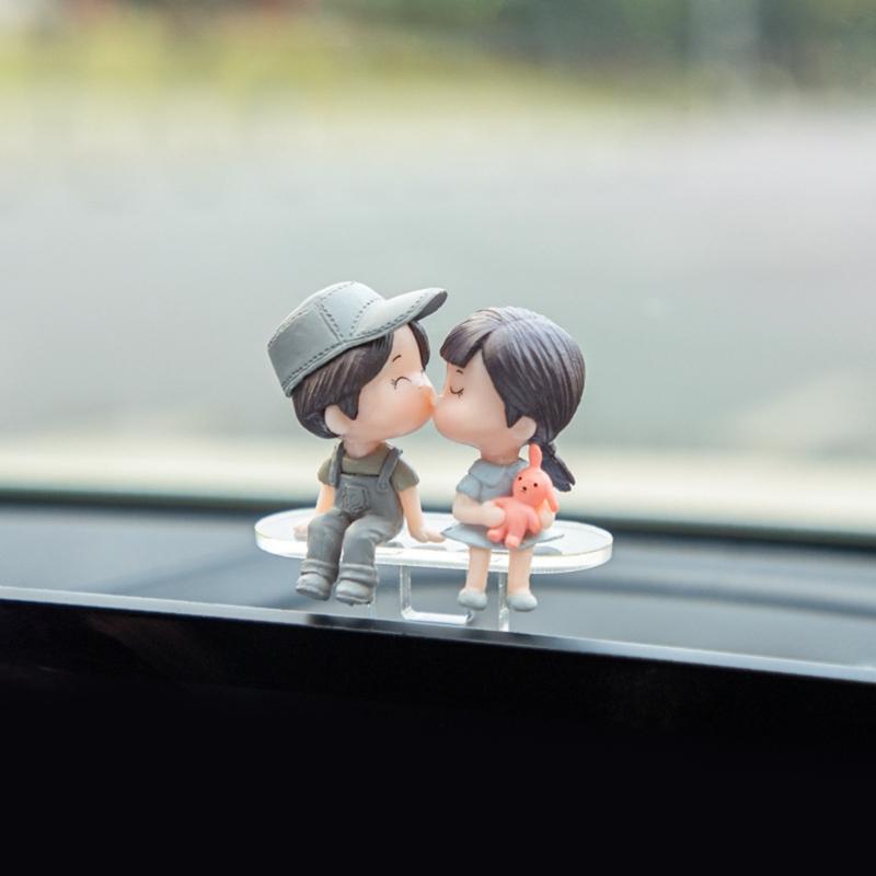 Auto Interior Decoration Sliding Couple Figurine Vehicle Ornament Car Decoration Accessory Cute Figurine Decor