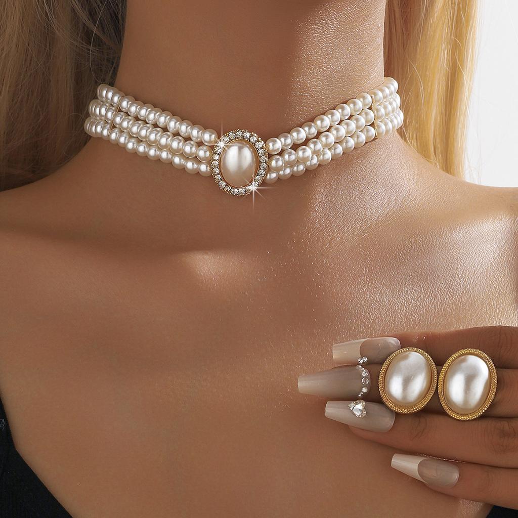 European and American retro elegant pearl necklace stud earrings set niche temperament collarbone chain fashion light luxury high sense