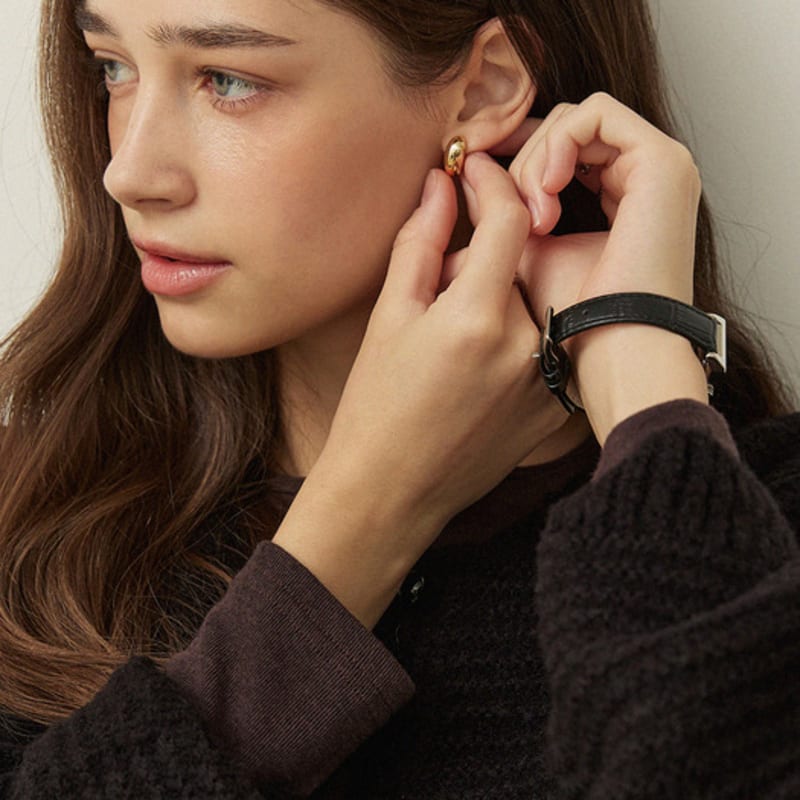 

ADAUL Soybean mini earring - 2color Silver
