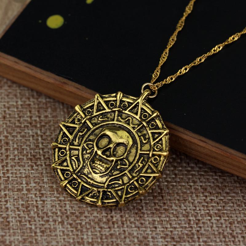 Round Skull Pendant Necklace for Men, Vintage Hip-hop Movie Accessories Gift