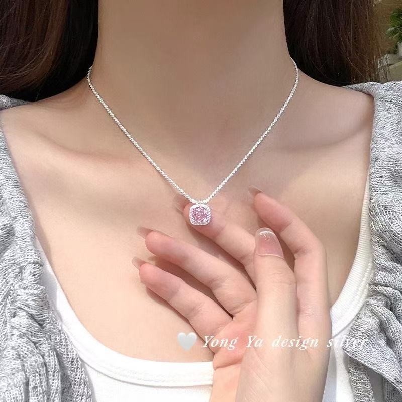 Elegant Pink Cubic Zirconia Pendant Necklace Silver Color Chain Exquisite Women Accessories Fashion Jewelry Party Birthday Gift