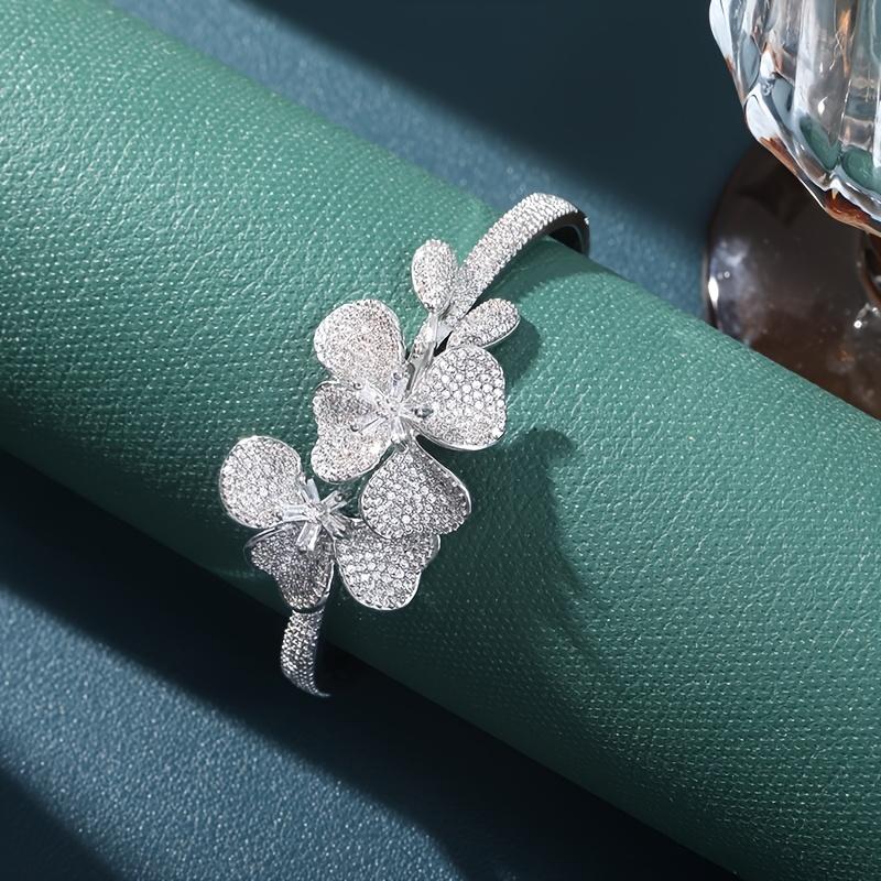 New European and American luxury four-leaf clover copper micro-inlaid bracelet, elegant and grand large bracelet