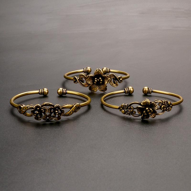 Vintage Handmade Flower Bracelet, Antique Brass Open Cuff Bangle for Women, Classic Simple Jewelry