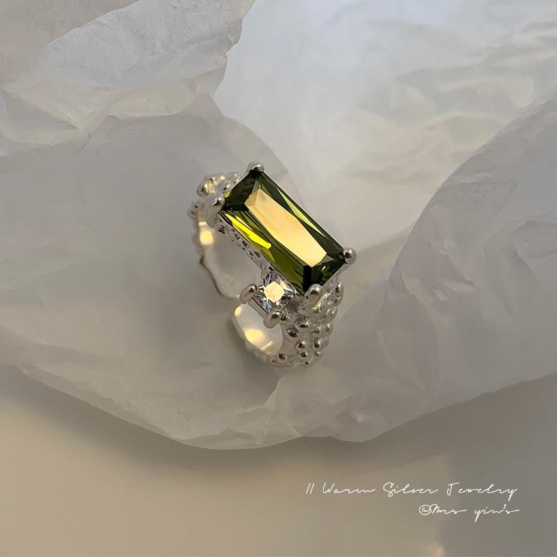 

Sterling Trendy 925 Silver Ring With Eyecatching Zircon Stones For Contemporary Fashion Women