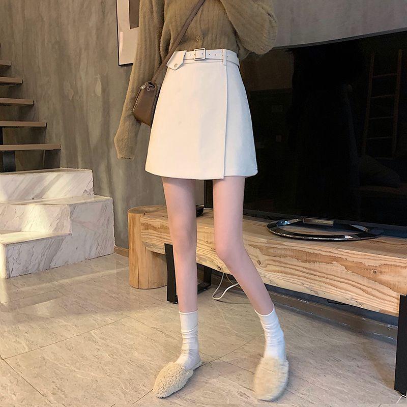 Қатты кеуделер мен кішкентай емізіктердің порно видеосы