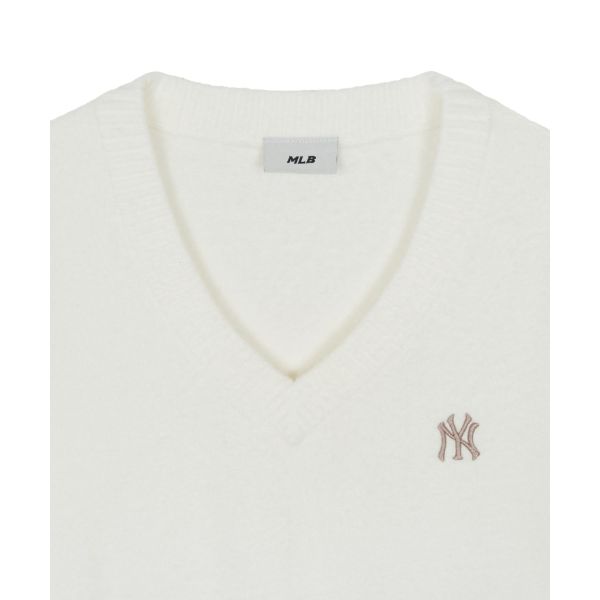 MLB New York Yankees FW/AW26 Solid Color Small Logo V-Neck Casual Sweater Women sweater 3FKPB0464-50CRS