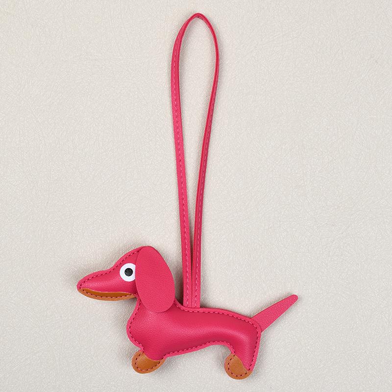 

Кожаный брелок-подвеска Такса для ключей и сумки розы красного