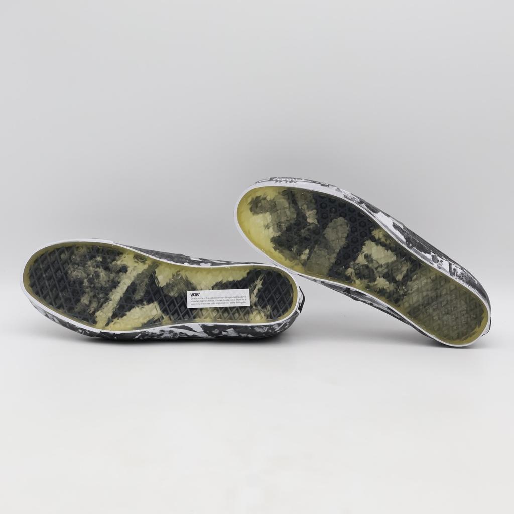 VN000EEUGC7 Atiba Jefferson OTW par Vans Authentic Noir Gris (Pour des hommes)