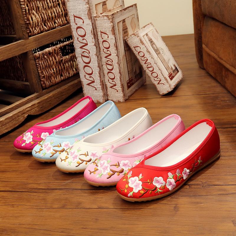 Fashion Women Summer 2025 Flat-heeled Shoe National Dance Flats Comfortable Women's Loafers 34 Women Chinese Embroidered Foral Shoes