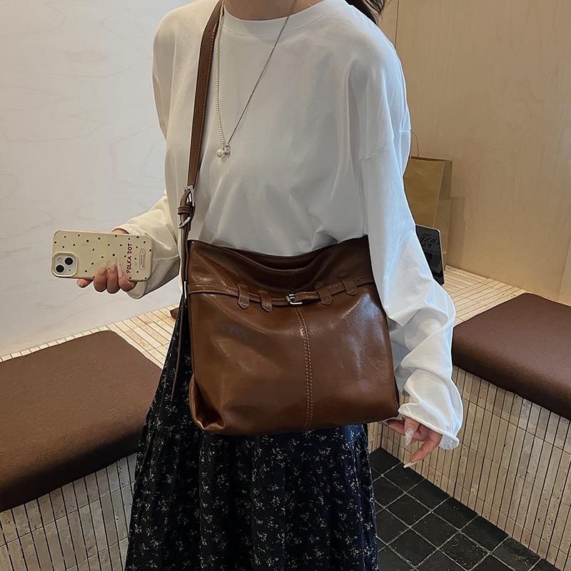 Popular Bags Women's New Retro Fashion Shoulder Underarm Bag Large Capacity Shoulder Tote Oblique Span Bag