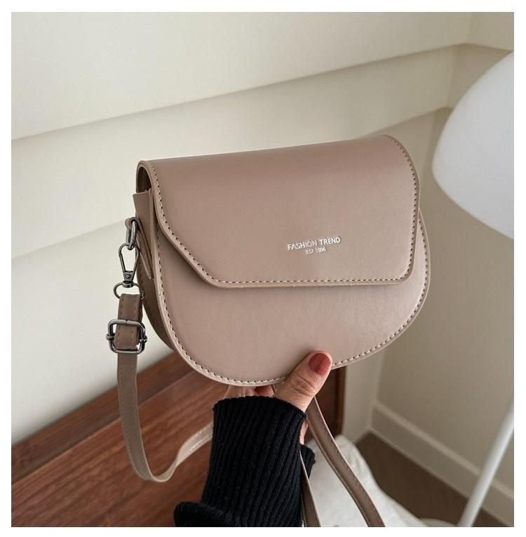 Stylish Minimalist Pu Crossbody Bag For Women In Trendy Saddle Design Ideal For Casual Commuting