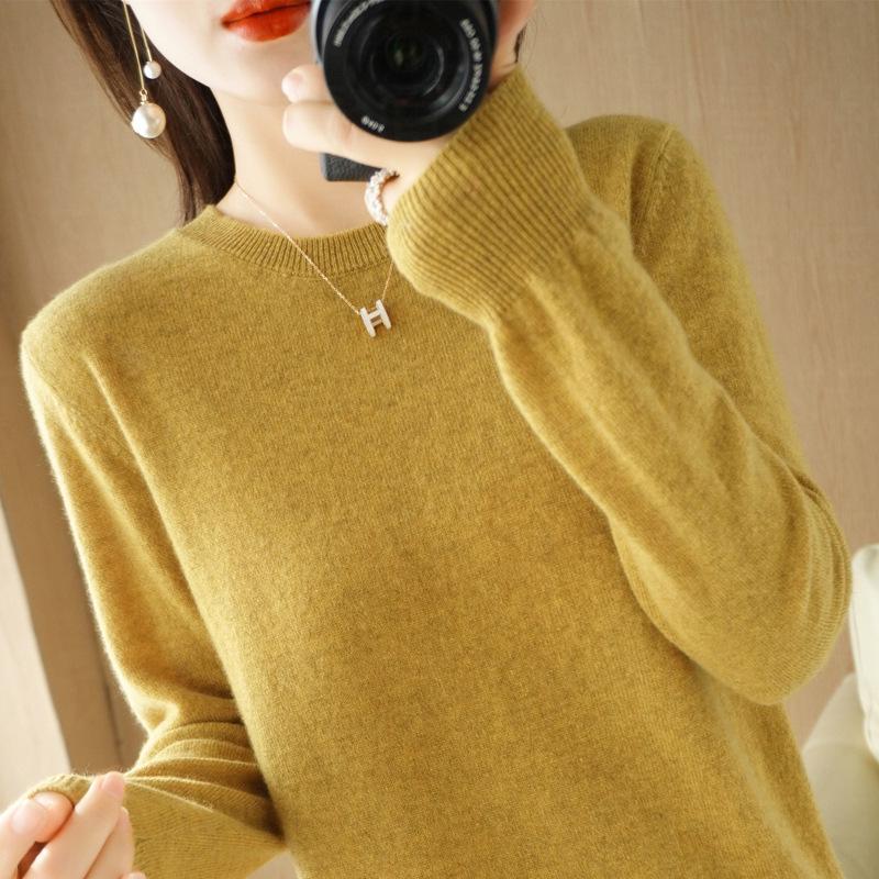 Women's Round Neck Sweater: Solid Color Knit Pullover for Autumn/Winter, Long Sleeve, Lightweight and Short.