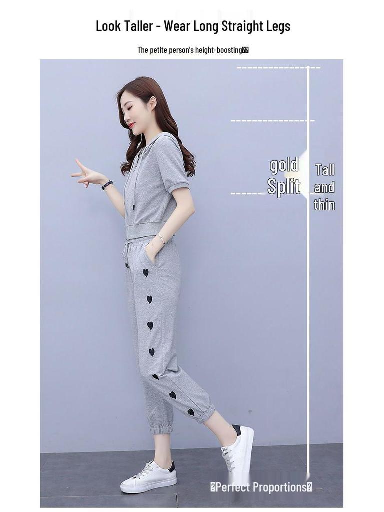 Trendiges kurzes sportlich-lässiges Sommer-Set mit Kapuze, schlankmachendes zweiteiliges Übergrößen-Set, altersreduzierende Kollektion 2025