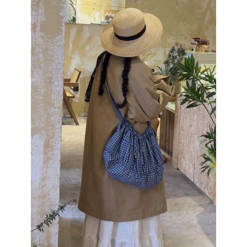 

Простая и универсальная одноплечевая сумка большой вместимости с кулиской для поездок на работу синий