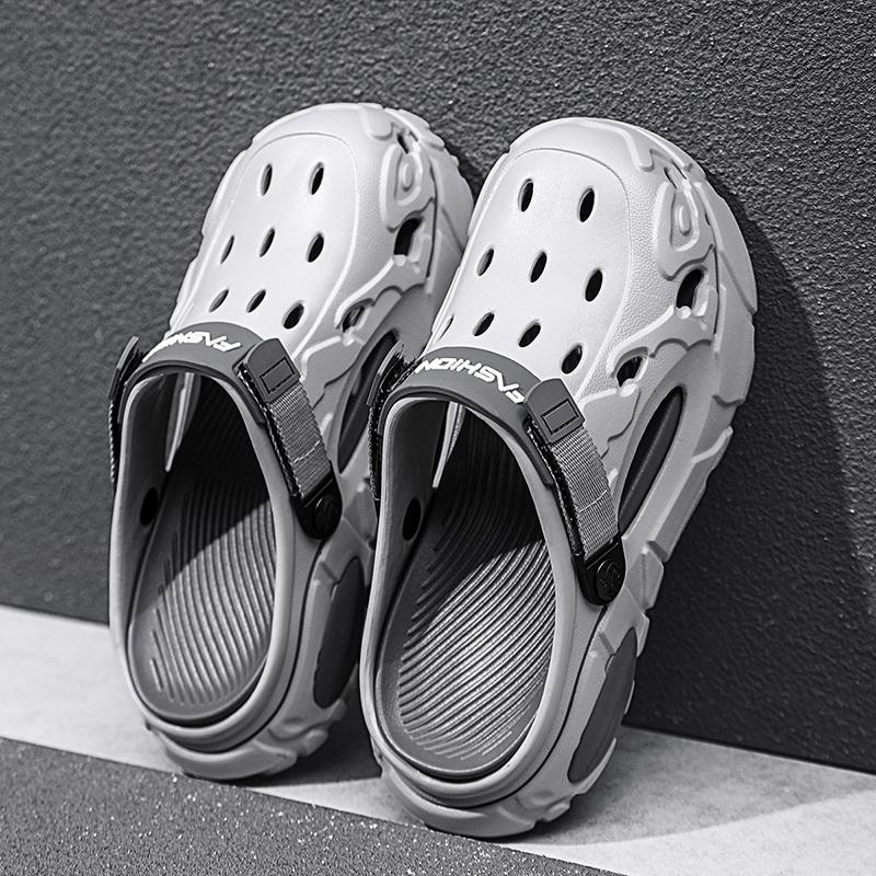 Fashion Clogs Men Sandals Lightweight Breathable Slip-On Sandals Non-Slip Water Shoes for Summer Beach Sandals