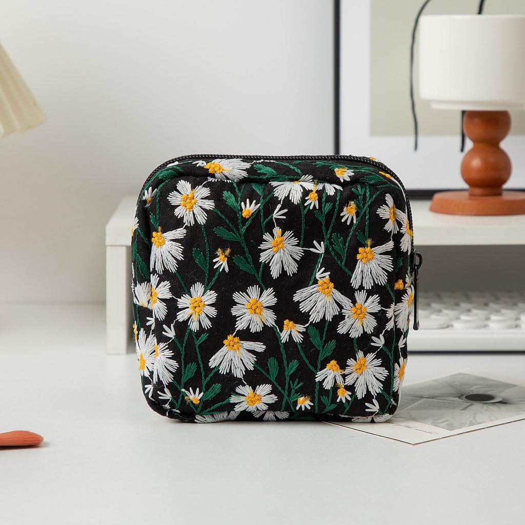 Breathable Canvas Toiletry Organizer With Flower Embroidery For Women And Men