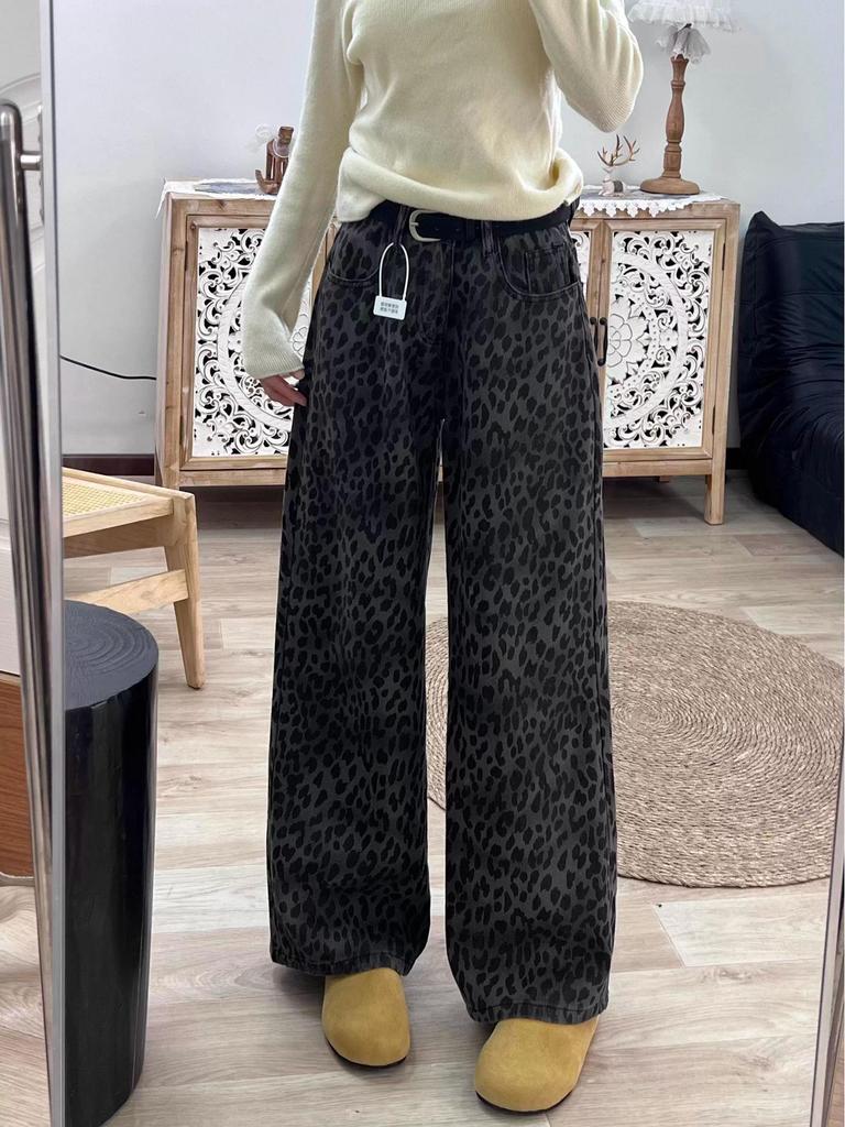 Women's High Waist Retro Leopard Print Jeans - Slimming Straight Leg, Versatile for Autumn/Winter.
