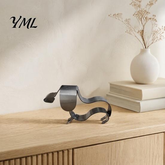 Sturdy Metal Dog Figure Rustic Dachshund Garden Statue, 3D Sculpture, Weatherproof Artistic Patio Decoration Decor for Lawn Yard Porch Table,