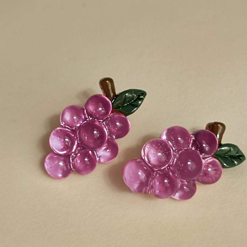 Super White~ Resin Grape Stud Earrings Sweet Fashion Fun Personality Earrings Niche Texture Light Luxury Earrings
