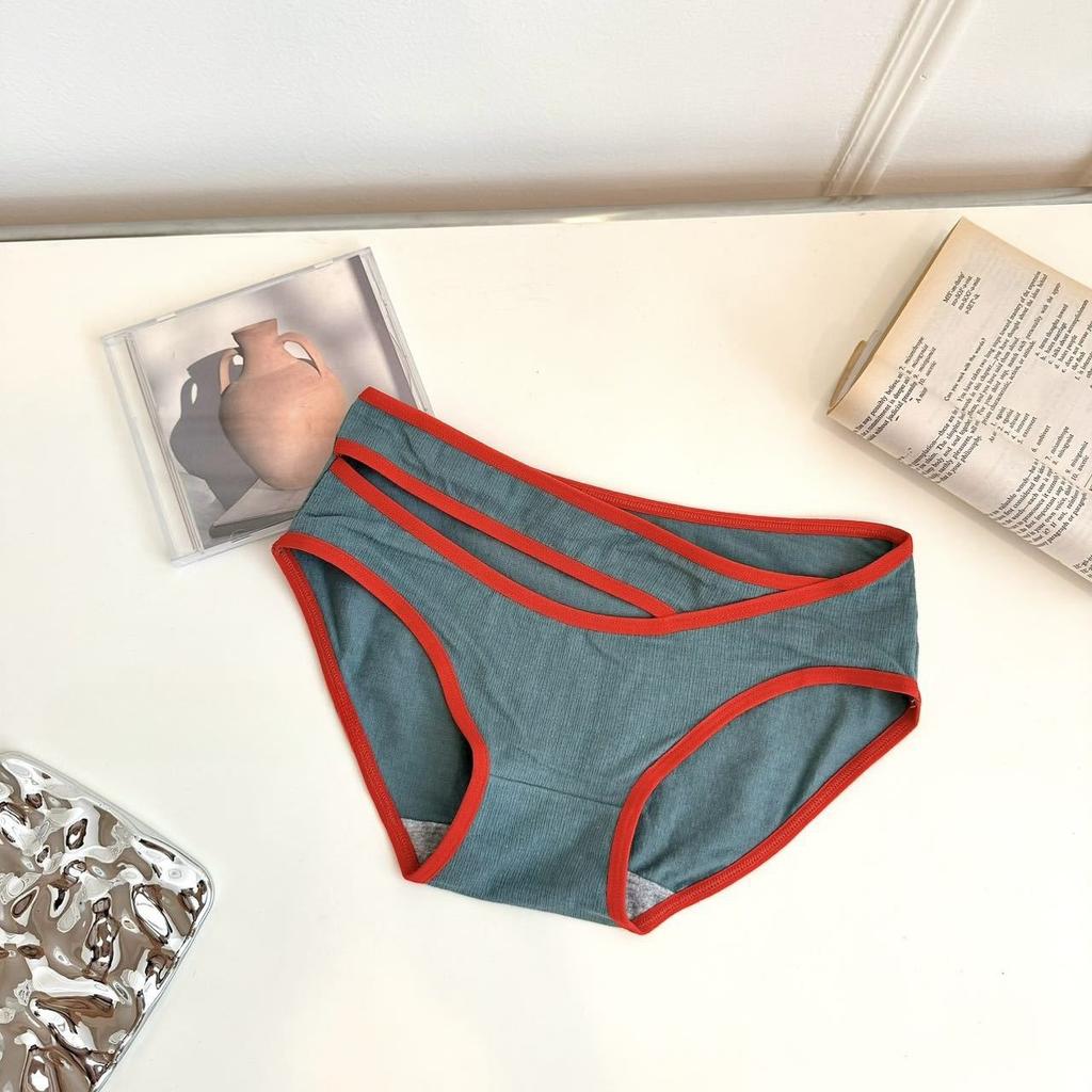 Female Spring and Autumn Sweet Pure Hollow Breathable Comfortable Cotton Crotch Triangle Briefs