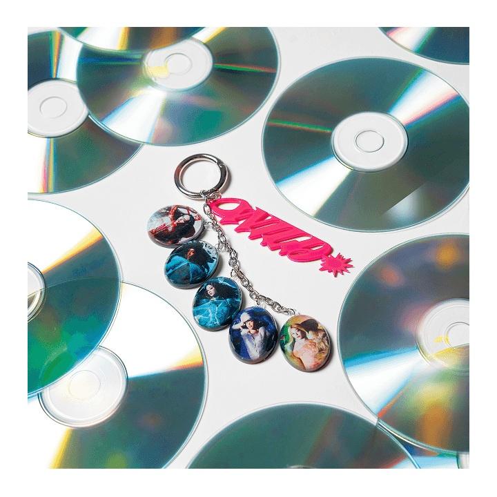 KATSEYE WILD Holographic Member Keyring